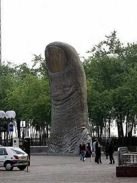 amazing statues the thumb