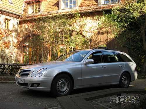 taxi in dubai mercedes e240