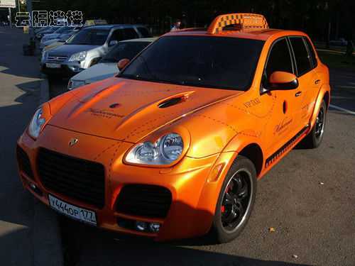 taxi in dubai Porsche Cayenne