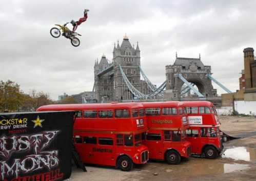 amazing-fearless-bike-stuntmen-11