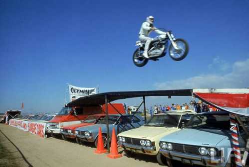 amazing-fearless-bike-stuntmen-2