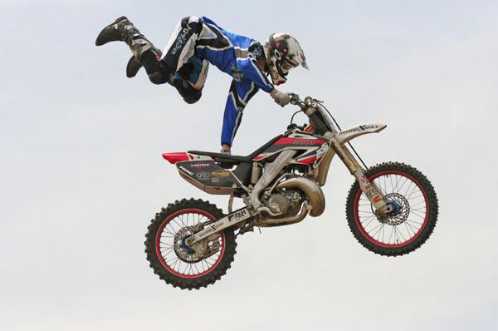 amazing-fearless-bike-stuntmen-5