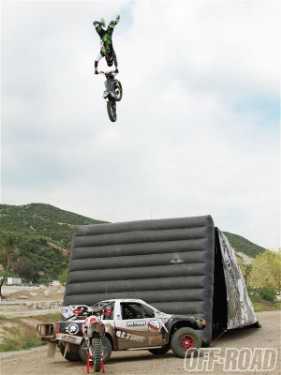 amazing-fearless-bike-stuntmen-6
